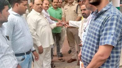 Photo of कांग्रेस नेता राजकुमार सिंह यादव ने की रेल राज्य मंत्री रावनीत सिंह बिट्टू और उत्तर प्रदेश के राज्य मंत्री रघुराज सिंह के खिलाफ कानूनी कार्रवाई की मांग