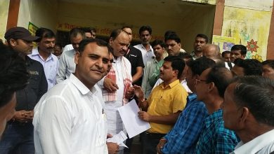 Photo of शिक्षकों की मांगों को लेकर विधायक को सौंपा ज्ञापन, आंदोलन की चेतावनी