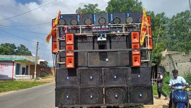 Photo of लुकवासा में सुप्रीम कोर्ट के आदेशों की अनदेखी, तेज आवाज में बज रहे डीजे से लोग परेशान